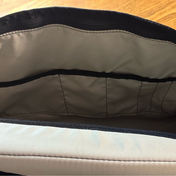 Green Guru Messenger bag made from recycled material - Picture 10 of 10